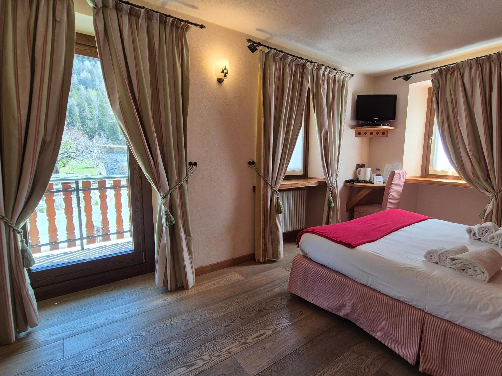 Hotel Dente Del Gigante Courmayeur Exteriér fotografie